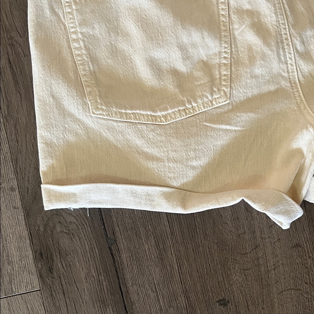 American Eagle Tomgirl Stretch Shorts in a cream NWT - Picture 6 of 10